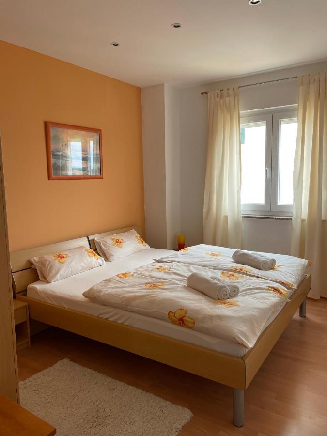 Apartments Rafaela Barbat na Rabu Εξωτερικό φωτογραφία