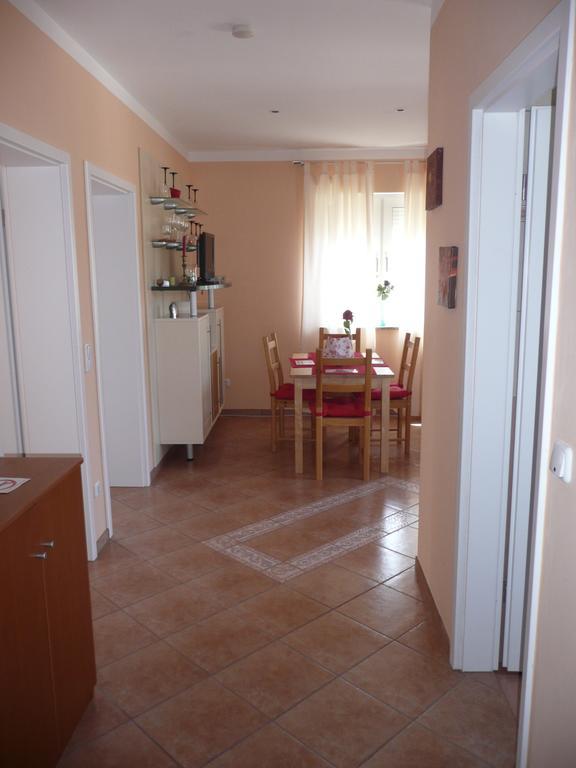 Apartments Rafaela Barbat na Rabu Εξωτερικό φωτογραφία