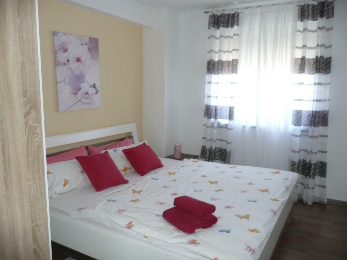 Apartments Rafaela Barbat na Rabu Εξωτερικό φωτογραφία
