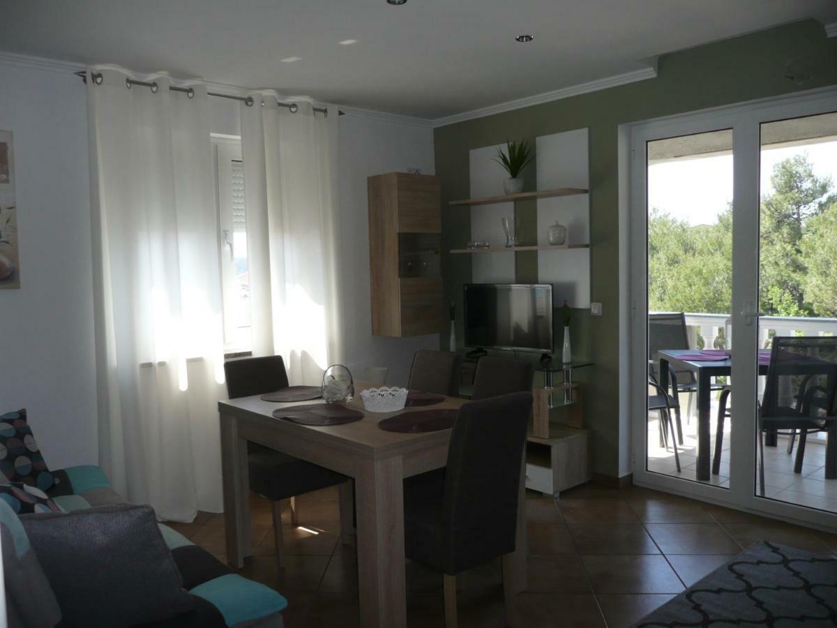 Apartments Rafaela Barbat na Rabu Εξωτερικό φωτογραφία